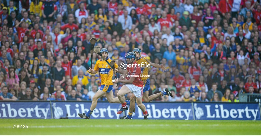 28 September 2013; Conor Lehane, Cork, in action against David McInerney, left, and Brendan Bugler, Clare. GAA Hurling All-Ireland Senior Championship Final Replay, Cork v Clare, Croke Park, Dublin. Picture credit: Brendan Moran / SPORTSFILE