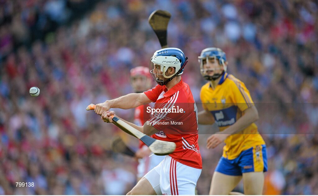 28 September 2013; Luke O'Farrell, Cork, in action against David McInerney, Clare. GAA Hurling All-Ireland Senior Championship Final Replay, Cork v Clare, Croke Park, Dublin. Picture credit: Brendan Moran / SPORTSFILE