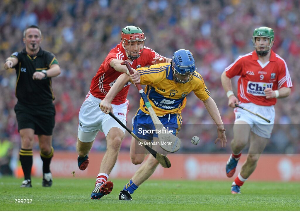 28 September 2013; Pádraic Collins, Clare, in action against Stephen McDonnell, Cork. GAA Hurling All-Ireland Senior Championship Final Replay, Cork v Clare, Croke Park, Dublin. Picture credit: Brendan Moran / SPORTSFILE
