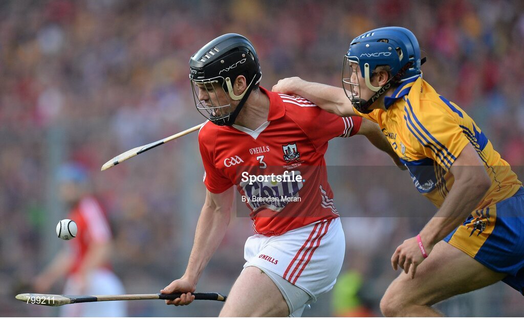 28 September 2013; Shane O'Neill, Cork, in action against Shane O'Donnell, Clare. GAA Hurling All-Ireland Senior Championship Final Replay, Cork v Clare, Croke Park, Dublin. Picture credit: Brendan Moran / SPORTSFILE
