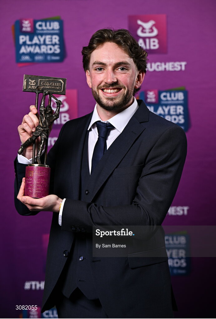 21 March 2025; Na Fianna hurler Ciarán Stacey with his 2024/25 Hurling Team of the Year award during the AIB Club Player Awards at Croke Park in Dublin. The AIB Club Player Awards celebrated the best players from club Football, Hurling, Camogie, and LGFA in a single ceremony for the first time, recognising their outstanding achievements on the field throughout the season. Photo by Sam Barnes/Sportsfile