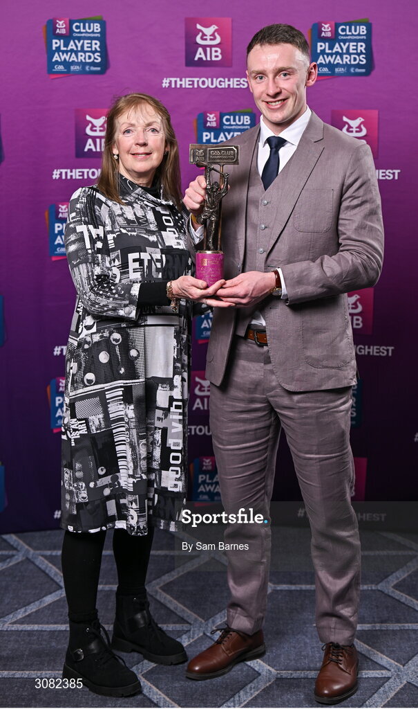 21 March 2025; Na Fianna hurler Colin Currie with his mother Mary Currie and his 2024/25 Hurling Team of the Year award during the AIB Club Player Awards at Croke Park in Dublin. The AIB Club Player Awards celebrated the best players from club Football, Hurling, Camogie, and LGFA in a single ceremony for the first time, recognising their outstanding achievements on the field throughout the season. Photo by Sam Barnes/Sportsfile