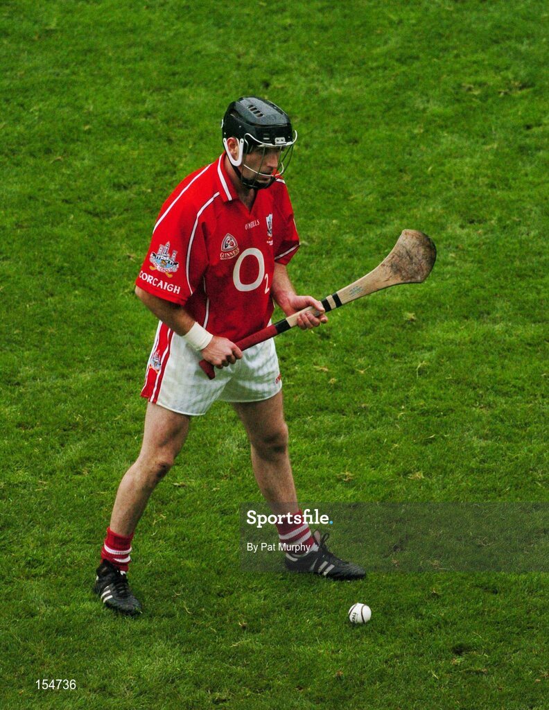 12 September 2004; Ben O'Connor, Cork, prepares to take a free. Guinness All-Ireland Senior Hurling Championship Final, Cork v Kilkenny, Croke Park, Dublin. Picture credit; Pat Murphy / SPORTSFILE *** Local Caption *** Any photograph taken by SPORTSFILE during, or in connection with, the 2004 Guinness All-Ireland Hurling Final which displays GAA logos or contains an image or part of an image of any GAA intellectual property, or, which contains images of a GAA player/players in their playing uniforms, may only be used for editorial and non-advertising purposes.  Use of photographs for advertising, as posters or for purchase separately is strictly prohibited unless prior written approval has been obtained from the Gaelic Athletic Association.
