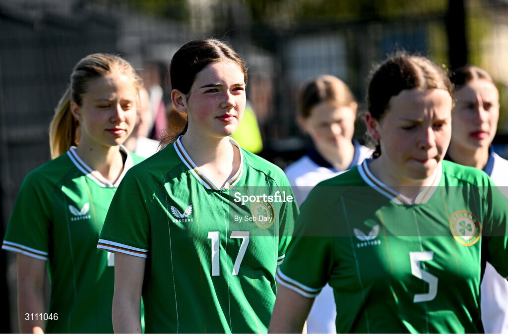 17 April 2025; Kyra Gavigan of Republic of Ireland, centre, before the Girls U15 SAFIB Bob Docherty Cup match between Northern Ireland and Republic of Ireland at Greenisland FC in Antrim. Photo by Seb Daly/Sportsfile