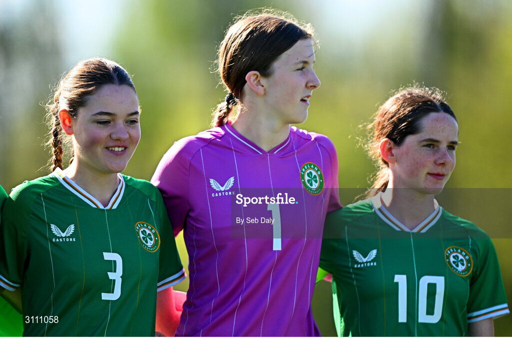 17 April 2025; Republic of Ireland players, from left, Ava Hallinan, goalkeeper Sarah Doyle and Ellen Goggin before the Girls U15 SAFIB Bob Docherty Cup match between Northern Ireland and Republic of Ireland at Greenisland FC in Antrim. Photo by Seb Daly/Sportsfile