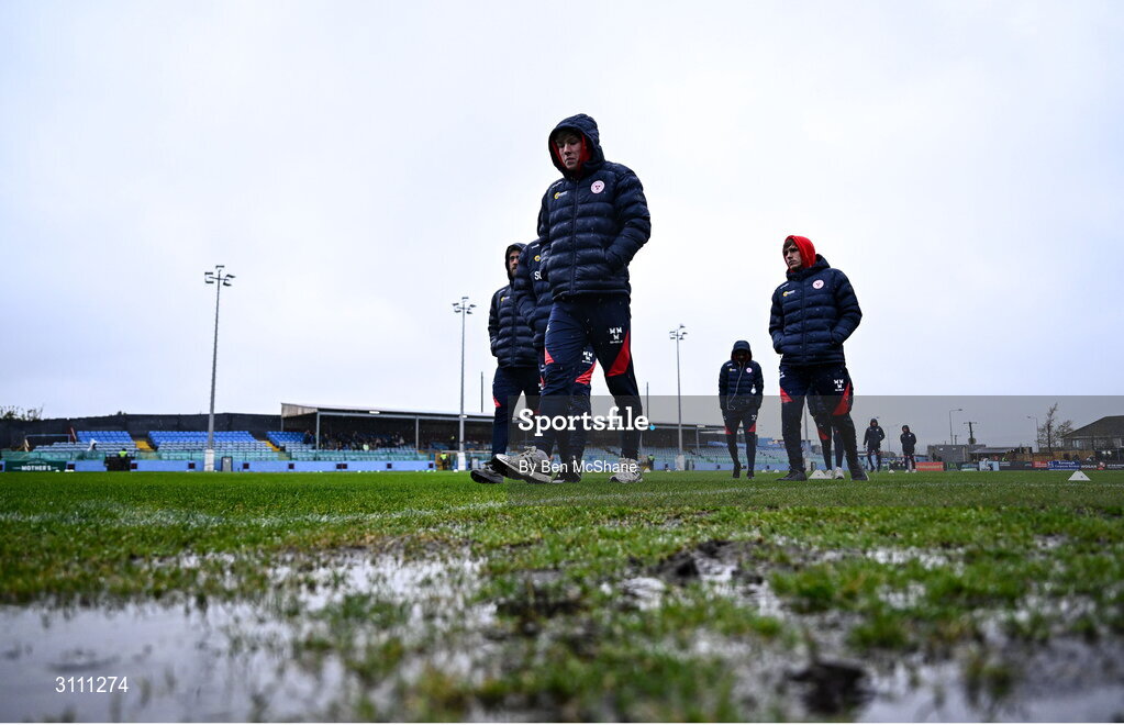 18 April 2025; James Roche of Shelbourne before the SSE Airtricity Men's Premier Division match between Drogheda United and Shelbourne at Sullivan & Lambe Park in Drogheda, Louth. Photo by Ben McShane/Sportsfile