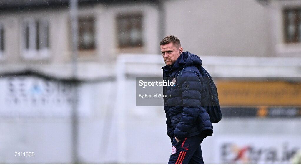 18 April 2025; Shelbourne manager Damien Duff before the SSE Airtricity Men's Premier Division match between Drogheda United and Shelbourne at Sullivan & Lambe Park in Drogheda, Louth. Photo by Ben McShane/Sportsfile