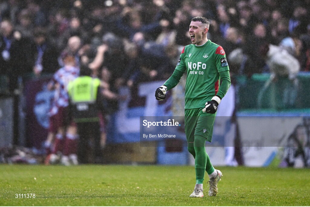 18 April 2025; Drogheda United goalkeeper Luke Dennison celebrates after team-mate Warren Davis, not pictured, scores their side's first goal during the SSE Airtricity Men's Premier Division match between Drogheda United and Shelbourne at Sullivan & Lambe Park in Drogheda, Louth. Photo by Ben McShane/Sportsfile