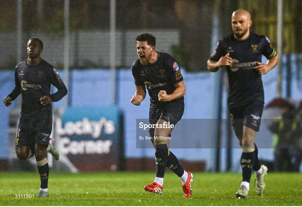 18 April 2025; Sam Bone of Shelbourne, centre, celebrates after scoring his side's second goal during the SSE Airtricity Men's Premier Division match between Drogheda United and Shelbourne at Sullivan & Lambe Park in Drogheda, Louth. Photo by Ben McShane/Sportsfile