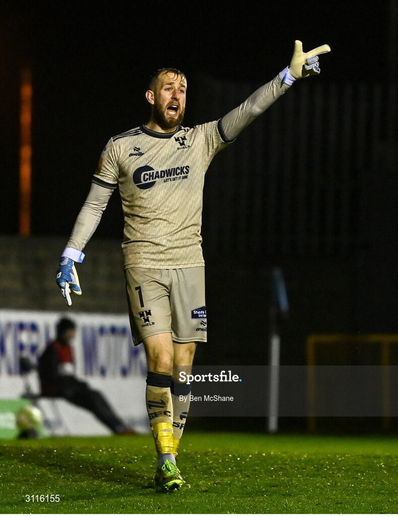 18 April 2025; Shelbourne goalkeeper Conor Kearns during the SSE Airtricity Men's Premier Division match between Drogheda United and Shelbourne at Sullivan & Lambe Park in Drogheda, Louth. Photo by Ben McShane/Sportsfile