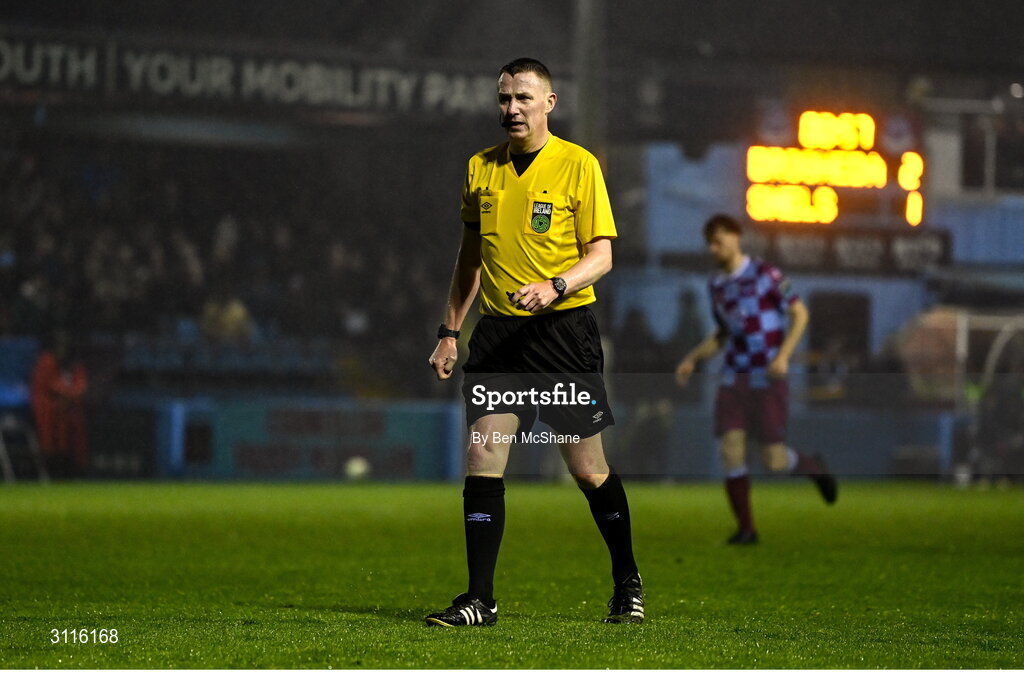 18 April 2025; Referee Damien MacGraith during the SSE Airtricity Men's Premier Division match between Drogheda United and Shelbourne at Sullivan & Lambe Park in Drogheda, Louth. Photo by Ben McShane/Sportsfile