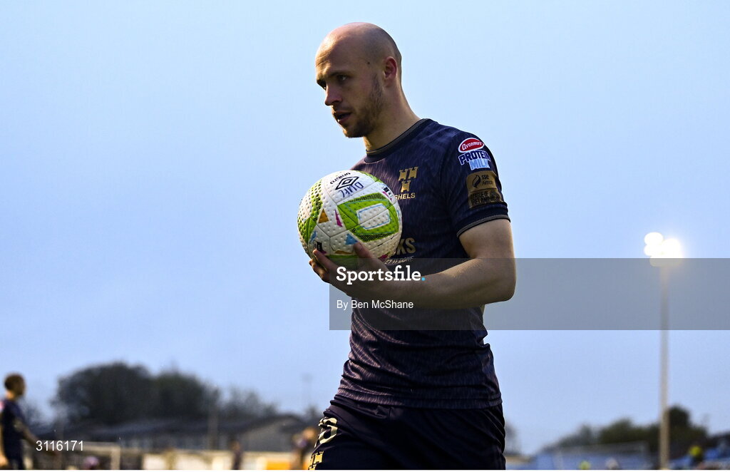 18 April 2025; Kerr McInroy of Shelbourne during the SSE Airtricity Men's Premier Division match between Drogheda United and Shelbourne at Sullivan & Lambe Park in Drogheda, Louth. Photo by Ben McShane/Sportsfile