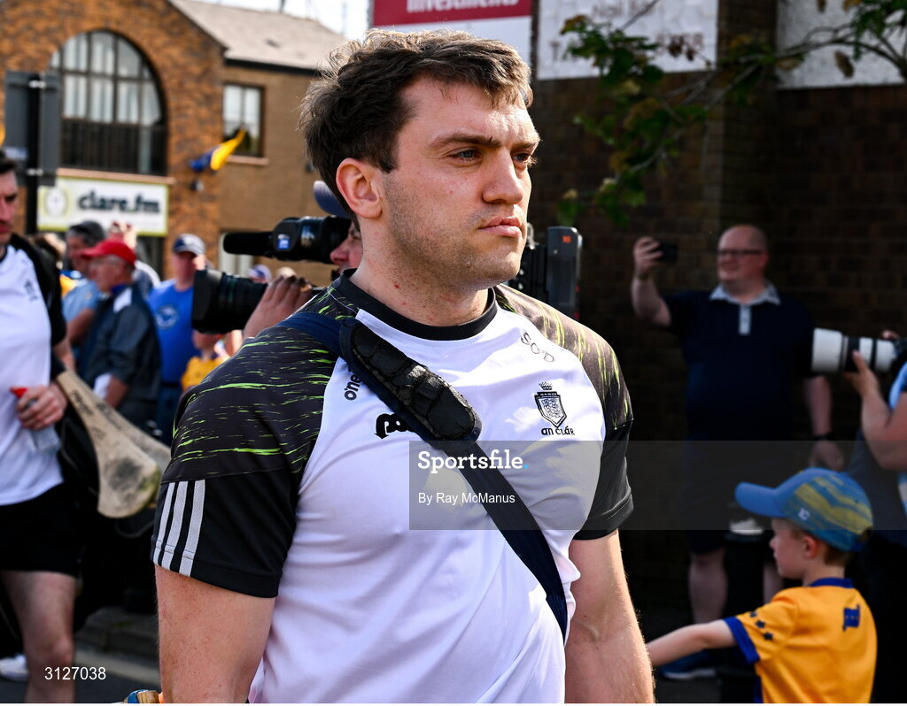 10 May 2025; Shane O'Donnell of Clare arrives for the Munster GAA Hurling Senior Championship Round 3 match between Clare and Tipperary at Zimmer Biomet Páirc Chíosóg in Ennis, Clare. Photo by Ray McManus/Sportsfile