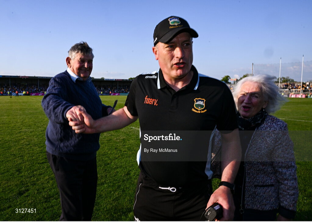 10 May 2025; Tipperary manager Liam Cahill is congratulated by Sean Fogarty after the Munster GAA Hurling Senior Championship Round 3 match between Clare and Tipperary at Zimmer Biomet Páirc Chíosóg in Ennis, Clare. Photo by Ray McManus/Sportsfile