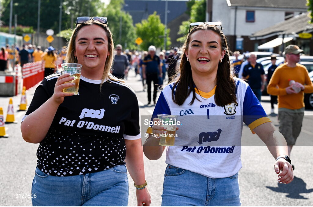 10 May 2025; Clare supporters Ruby and Danielle Sheedy, from Sixmilebridge before the Munster GAA Hurling Senior Championship Round 3 match between Clare and Tipperary at Zimmer Biomet Páirc Chíosóg in Ennis, Clare. Photo by Ray McManus/Sportsfile