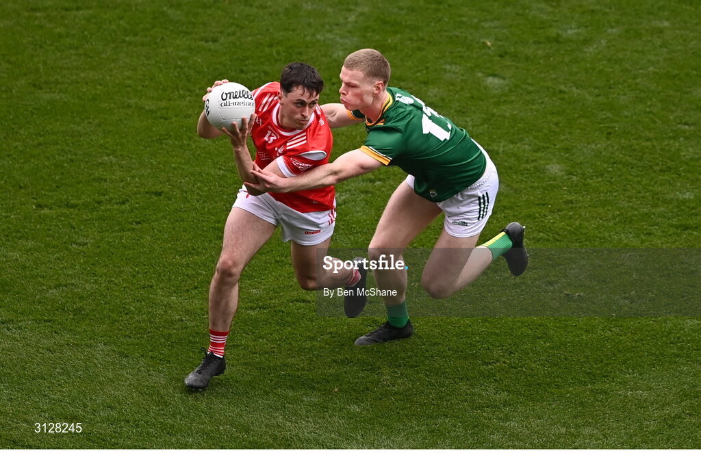 11 May 2025; Kieran McArdle of Louth in action against Mathew Costello of Meath during the Leinster GAA Football Senior Championship final match between Louth and Meath at Croke Park in Dublin. Photo by Ben McShane/Sportsfile