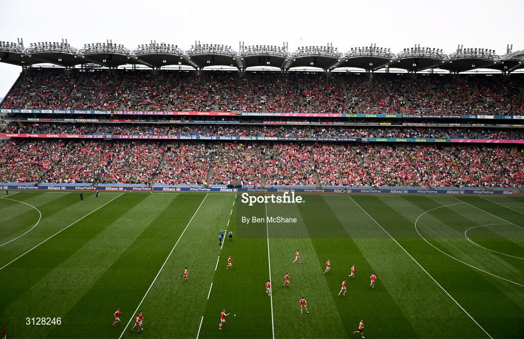 11 May 2025; Louth players break from the pre-match parade before the Leinster GAA Football Senior Championship final match between Louth and Meath at Croke Park in Dublin. Photo by Ben McShane/Sportsfile