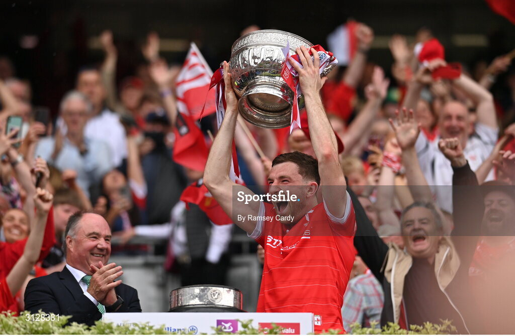 11 May 2025; Louth captain Sam Mulroy lifts the Delaney cup after the Leinster GAA Football Senior Championship final match between Louth and Meath at Croke Park in Dublin. Photo by Ramsey Cardy/Sportsfile