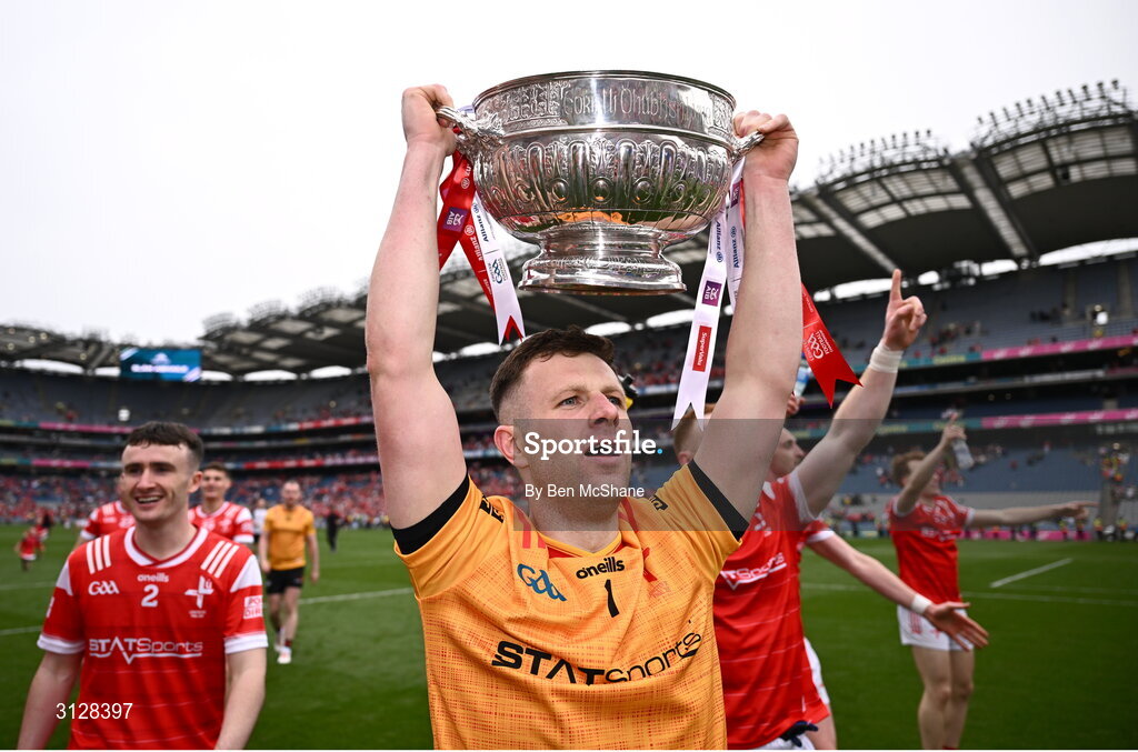 11 May 2025; Louth goalkeeper Niall McDonnell celebrates with the Delaney Cup after the Leinster GAA Football Senior Championship final match between Louth and Meath at Croke Park in Dublin. Photo by Ben McShane/Sportsfile