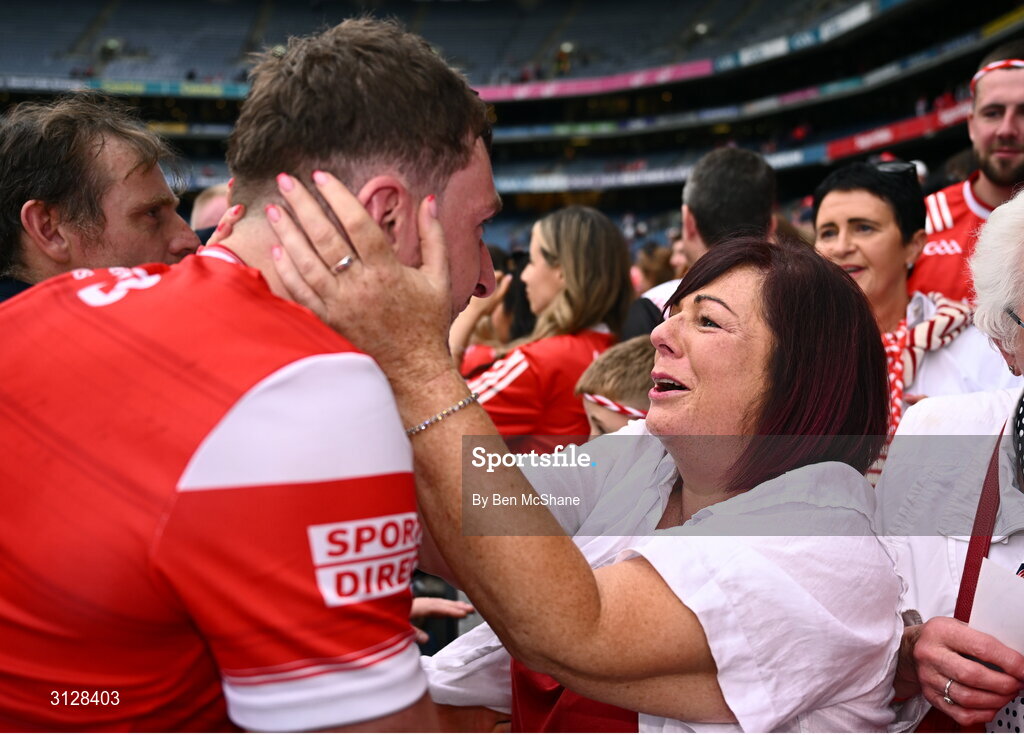 11 May 2025; Sam Mulroy of Louth celebrates with his mother Berni after the Leinster GAA Football Senior Championship final match between Louth and Meath at Croke Park in Dublin. Photo by Ben McShane/Sportsfile