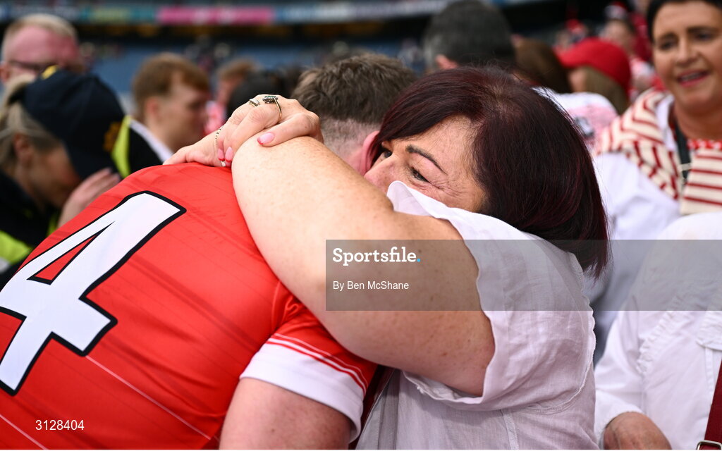 11 May 2025; Sam Mulroy of Louth celebrates with his mother Berni after the Leinster GAA Football Senior Championship final match between Louth and Meath at Croke Park in Dublin. Photo by Ben McShane/Sportsfile