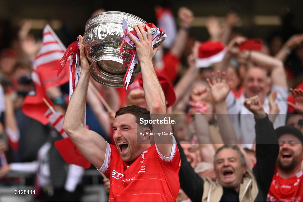 11 May 2025; Louth captain Sam Mulroy lifts the Delaney cup after the Leinster GAA Football Senior Championship final match between Louth and Meath at Croke Park in Dublin. Photo by Ramsey Cardy/Sportsfile