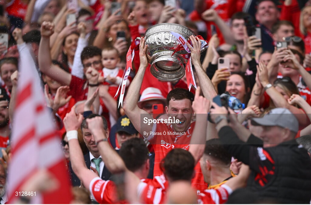 11 May 2025; Louth captain Sam Mulroy lifts The Delaney Cup after his side's victory in the Leinster GAA Football Senior Championship final match between Louth and Meath at Croke Park in Dublin. Photo by Piaras Ó Mídheach/Sportsfile