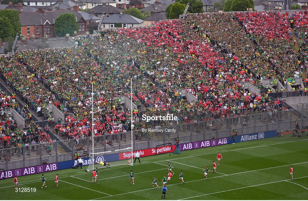 11 May 2025; Craig Lennon of Louth, 7, scores his side's third goal during the Leinster GAA Football Senior Championship final match between Louth and Meath at Croke Park in Dublin. Photo by Ramsey Cardy/Sportsfile