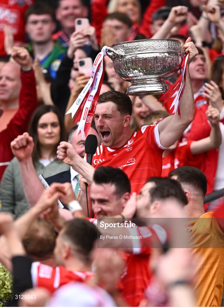 11 May 2025; Louth captain Sam Mulroy lifts The Delaney Cup after his side's victory in the Leinster GAA Football Senior Championship final match between Louth and Meath at Croke Park in Dublin. Photo by Piaras Ó Mídheach/Sportsfile