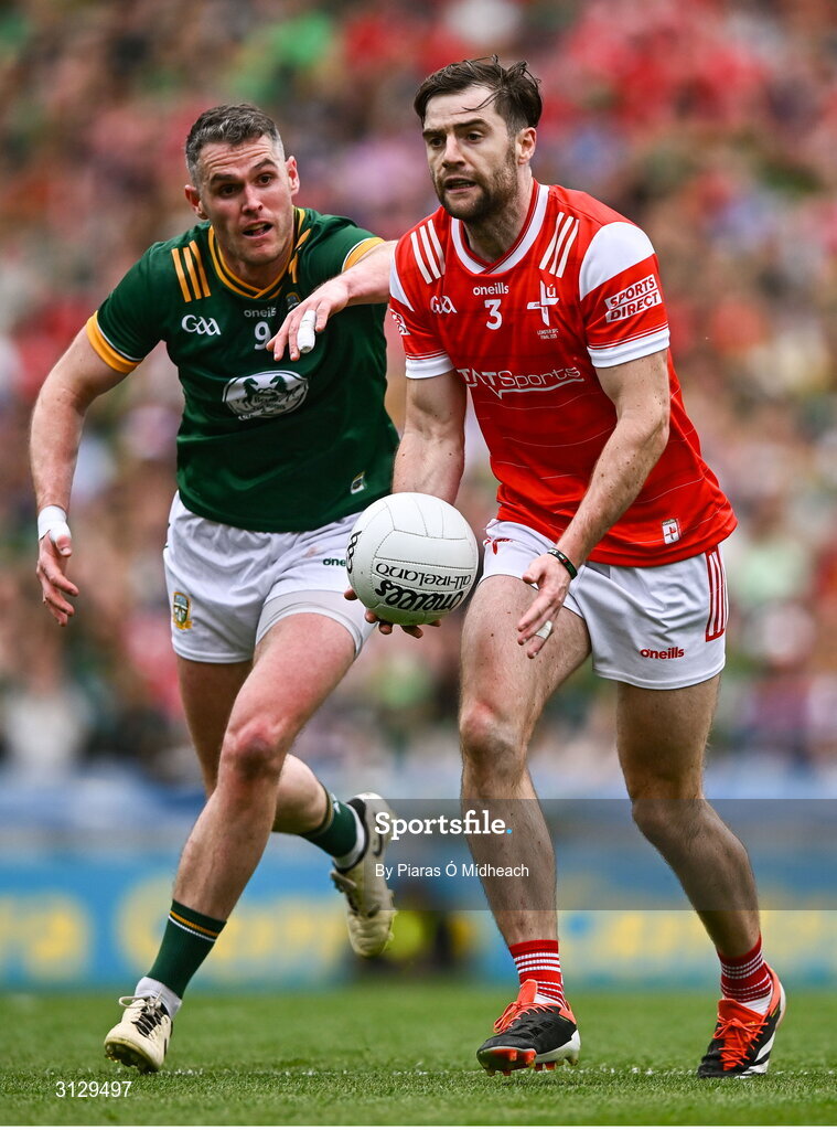 11 May 2025; Dermot Campbell of Louth in action against Bryan Menton of Meath during the Leinster GAA Football Senior Championship final match between Louth and Meath at Croke Park in Dublin. Photo by Piaras Ó Mídheach/Sportsfile