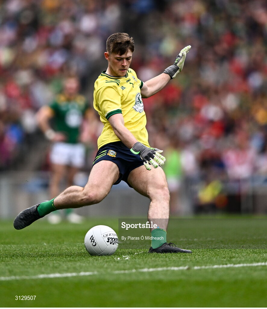 11 May 2025; Meath goalkeeper Billy Hogan scores a two-pointer from a free during the Leinster GAA Football Senior Championship final match between Louth and Meath at Croke Park in Dublin. Photo by Piaras Ó Mídheach/Sportsfile