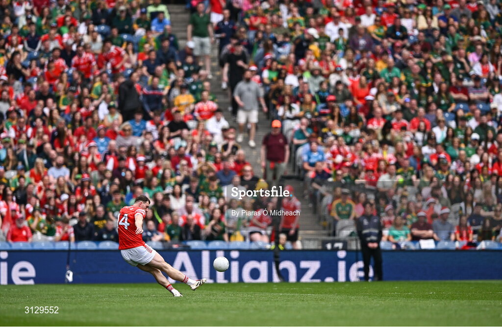 11 May 2025; Sam Mulroy of Louth takes a free during the Leinster GAA Football Senior Championship final match between Louth and Meath at Croke Park in Dublin. Photo by Piaras Ó Mídheach/Sportsfile
