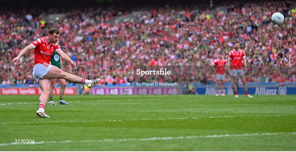 11 May 2025; Sam Mulroy of Louth takes a free during the Leinster GAA Football Senior Championship final match between Louth and Meath at Croke Park in Dublin. Photo by Piaras Ó Mídheach/Sportsfile