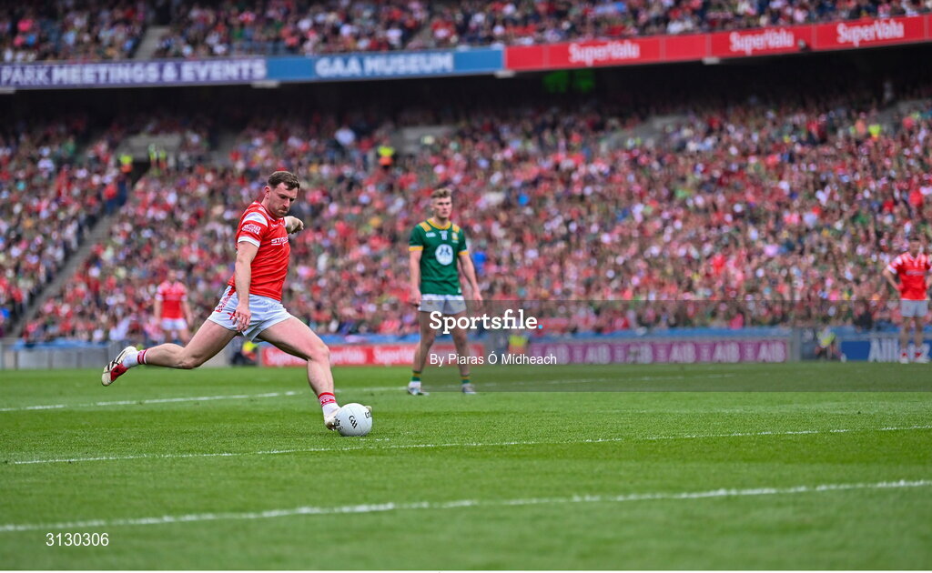 11 May 2025; Sam Mulroy of Louth takes a free during the Leinster GAA Football Senior Championship final match between Louth and Meath at Croke Park in Dublin. Photo by Piaras Ó Mídheach/Sportsfile