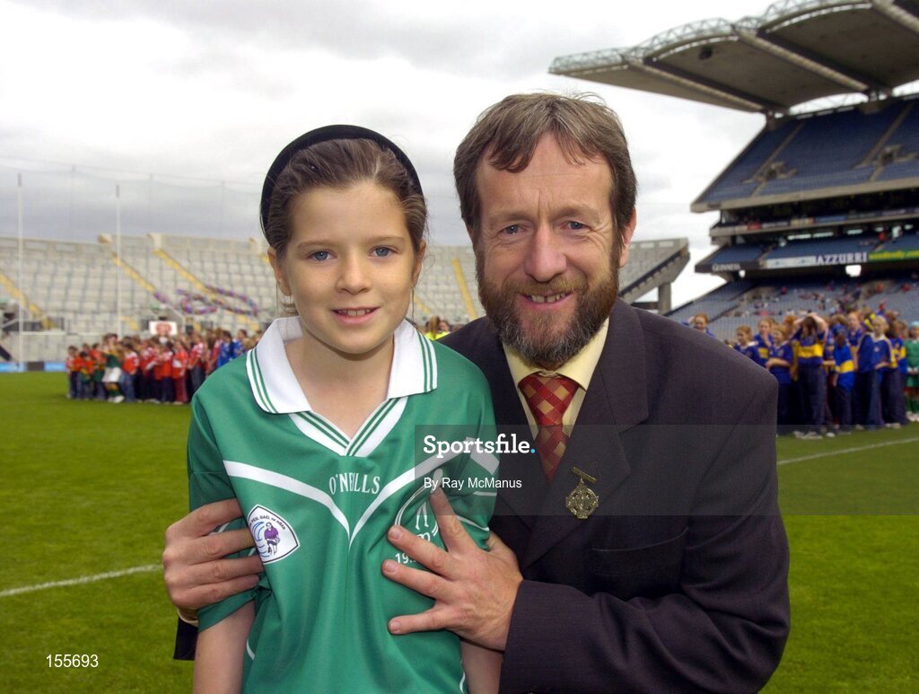 19 September 2004; GAA President Sean Kelly with his nine year old daughter Julie before the game. Foras na Gaeilge Senior Camogie Championship All-Ireland Final, Tipperary v Cork, Croke Park, Dublin. Picture credit; Ray McManus / SPORTSFILE