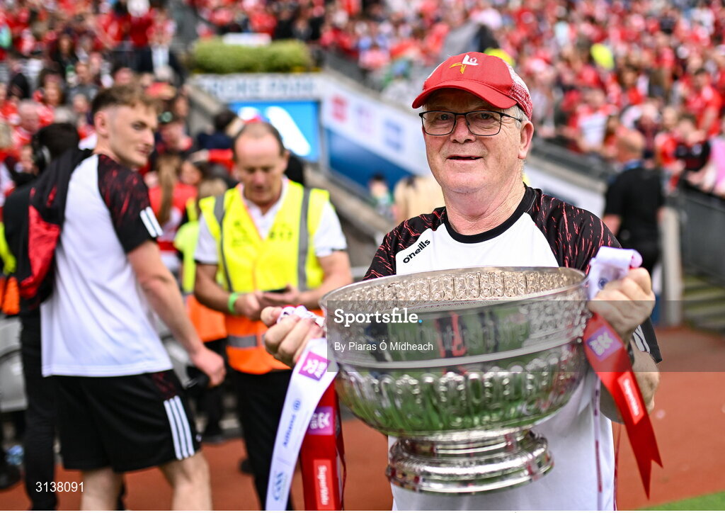 11 May 2025; Louth kitman Tony Reynolds with the Delaney Cup after his side's victory in the Leinster GAA Football Senior Championship final match between Louth and Meath at Croke Park in Dublin. Photo by Piaras Ó Mídheach/Sportsfile