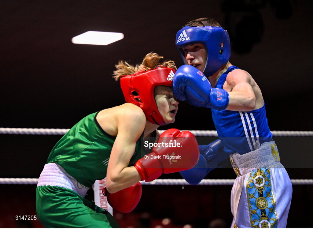 30 May 2025; Martin Nevin of Mullingar Shufflers BC, right, in action against Taylor Park of Raphoe BC during their bout at the 2025 National Senior Cadet Championship Finals at the National Boxing Stadium in Dublin. Photo by David Fitzgerald/Sportsfile