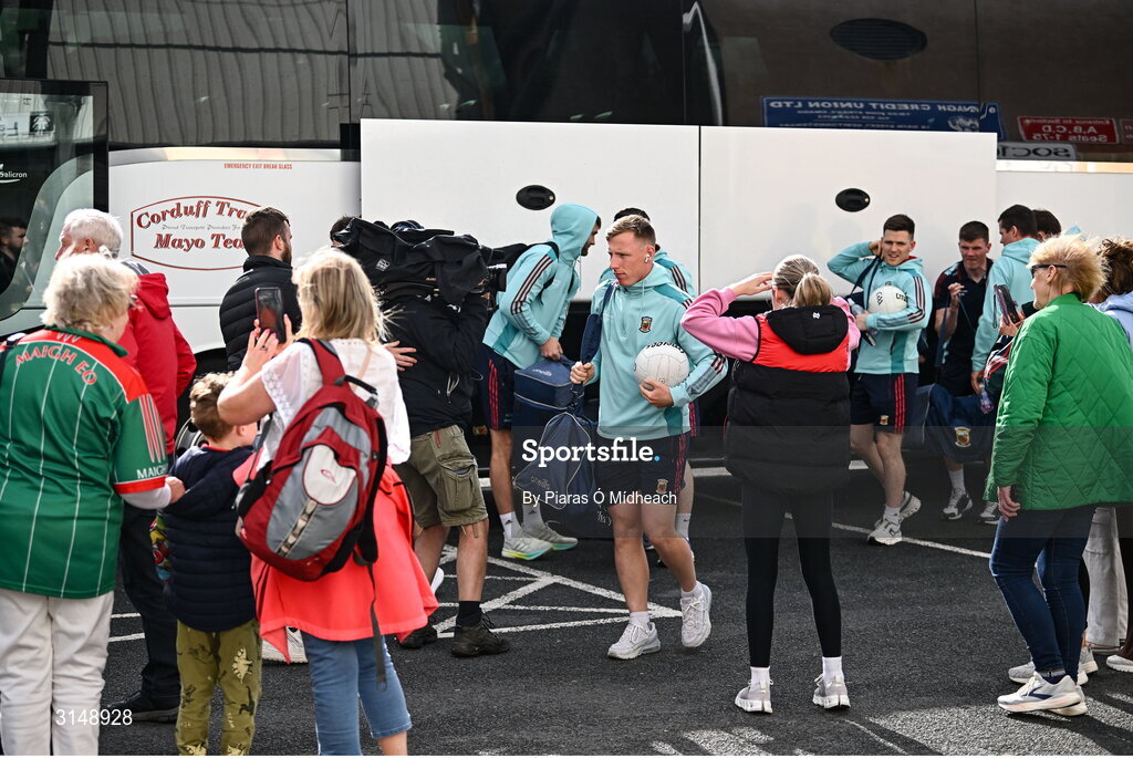 31 May 2025; Ryan O'Donoghue of Mayo, centre, arrives for the GAA Football All-Ireland Senior Championship Round 2 match between Tyrone and Mayo at O'Neills Healy Park in Omagh, Tyrone. Photo by Piaras Ó Mídheach/Sportsfile
