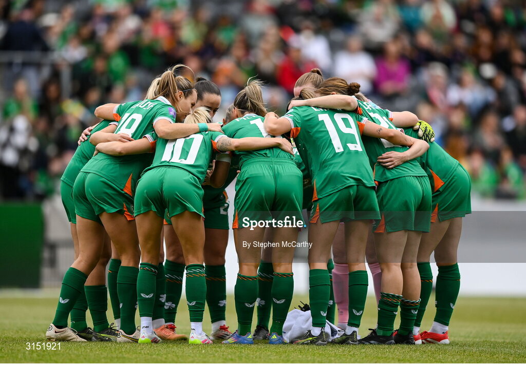 3 June 2025; The Republic of ireland team huddle before the UEFA Women's Nations League, League B match between Republic of Ireland and Slovenia at Páirc Uí Chaoimh in Cork. Photo by Stephen McCarthy/Sportsfile