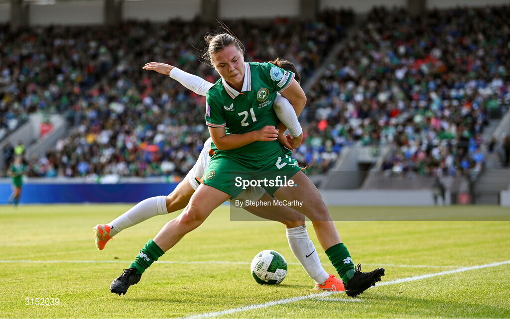 3 June 2025; Emily Murphy of Republic of Ireland in action against Sara Agrež of Slovenia during the UEFA Women's Nations League, League B match between Republic of Ireland and Slovenia at Páirc Uí Chaoimh in Cork. Photo by Stephen McCarthy/Sportsfile