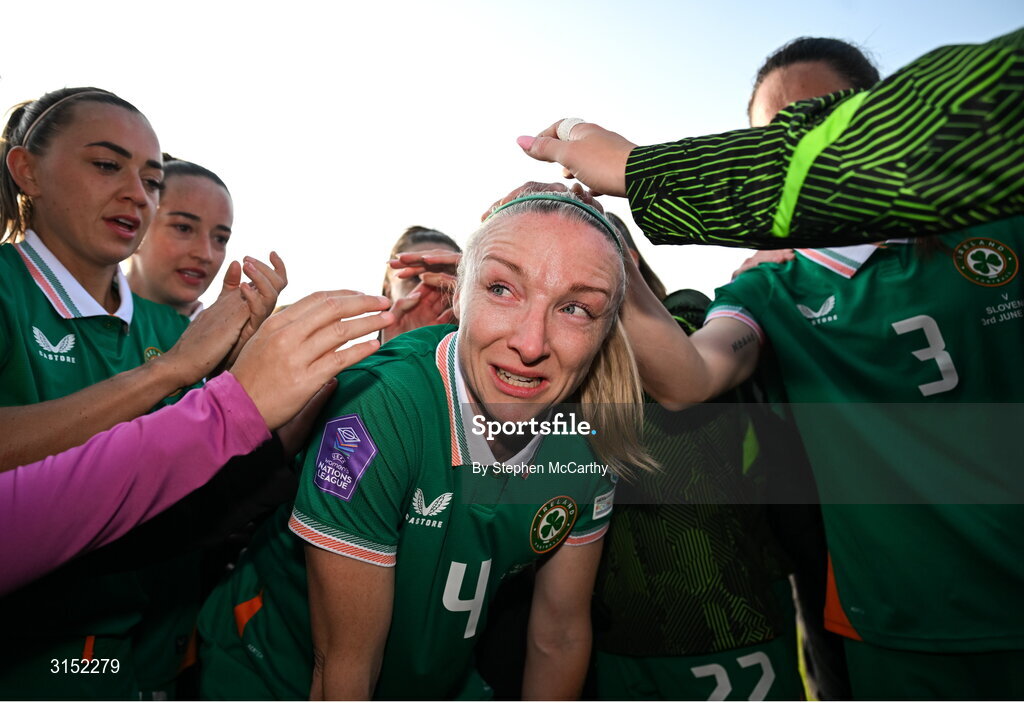3 June 2025; Louise Quinn of Republic of Ireland takes a moment with her teammates, on the occasion of her last international game, after the UEFA Women's Nations League, League B match between Republic of Ireland and Slovenia at Páirc Uí Chaoimh in Cork. Photo by Stephen McCarthy/Sportsfile