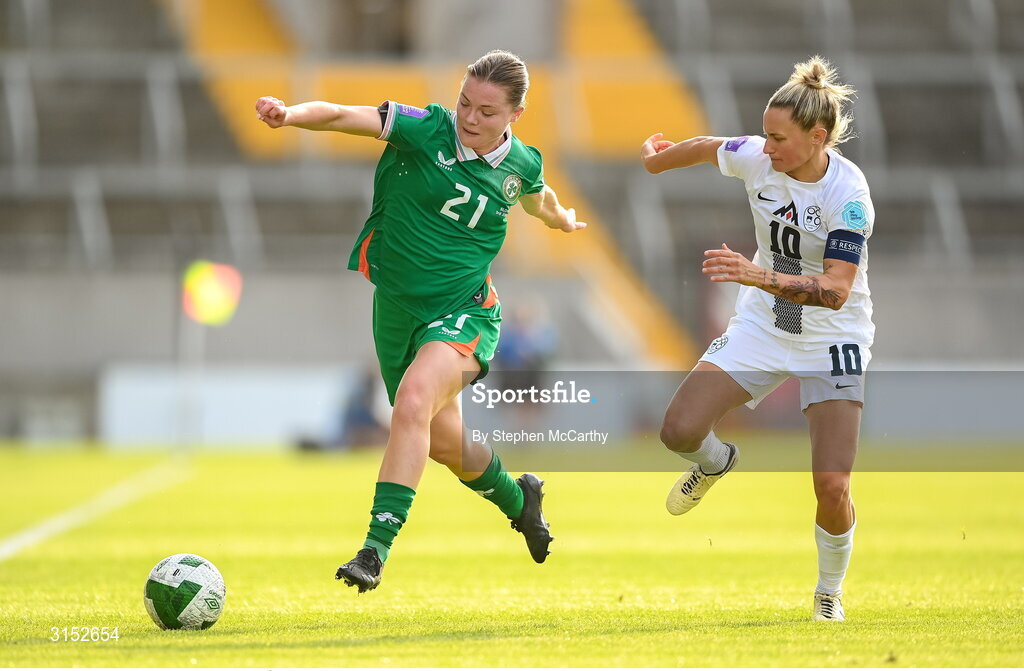 3 June 2025; Emily Murphy of Republic of Ireland in action against Dominika Conc of Slovenia during the UEFA Women's Nations League, League B match between Republic of Ireland and Slovenia at Páirc Uí Chaoimh in Cork. Photo by Stephen McCarthy/Sportsfile