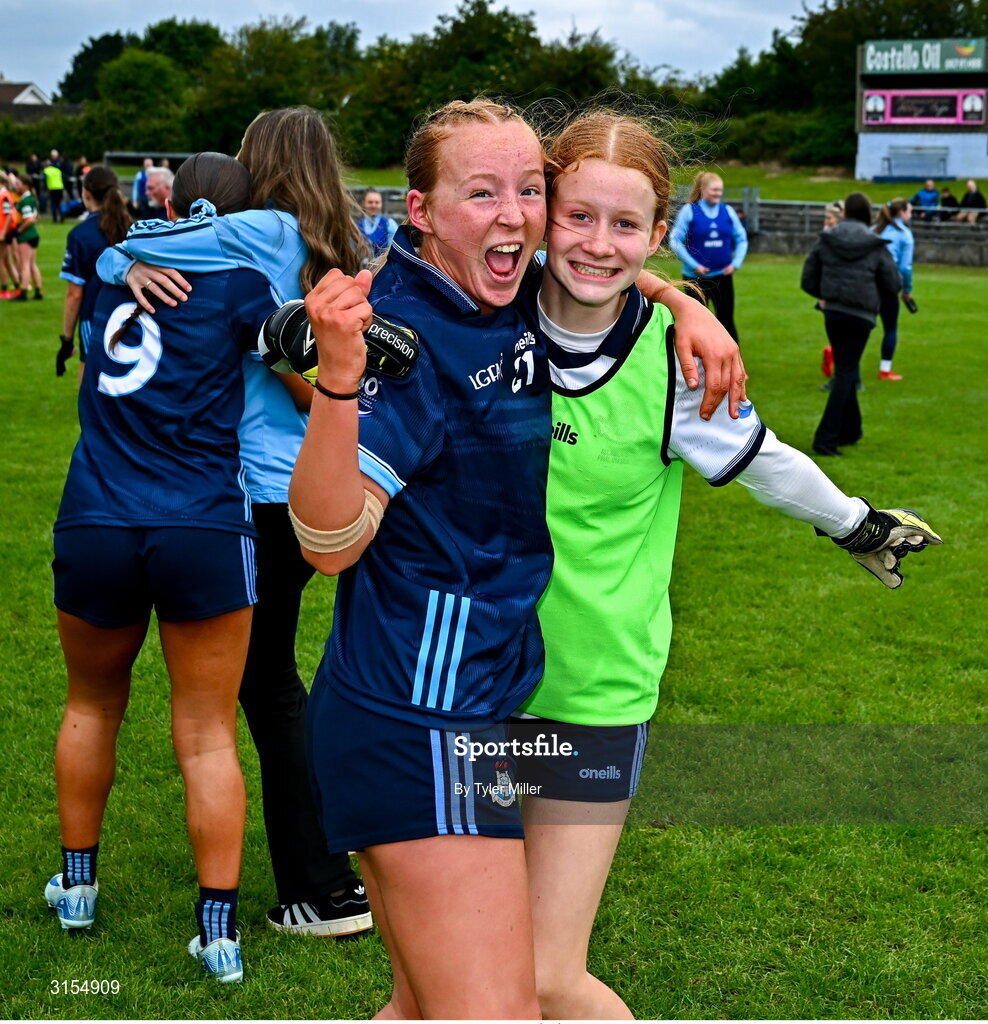 8 June 2025; Dublin players celebrate after the LGFA All-Ireland U14 Gold Final match between Dublin and Kerry at Nenagh Éire Óg GAA Club in Nenagh, Tipperary. Photo by Tyler Miller/Sportsfile