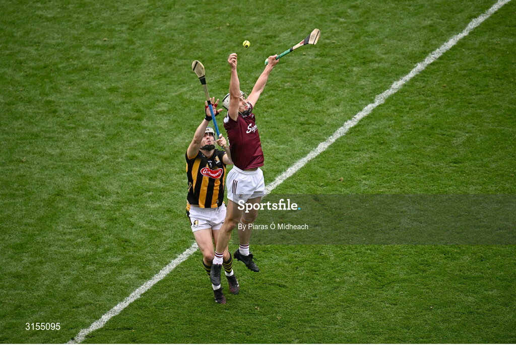 8 June 2025; Daithí Burke of Galway in action against TJ Reid of Kilkenny during the Leinster GAA Senior Hurling Championship final match between Kilkenny and Galway at Croke Park in Dublin. Photo by Piaras Ó Mídheach/Sportsfile