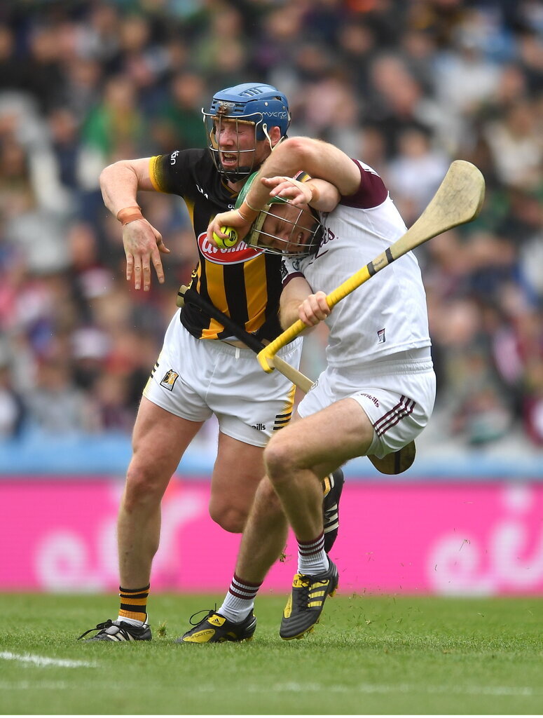 8 June 2025; Galway goalkeeper Eanna Murphy in action against John Donnelly of Kilkenny during the Leinster GAA Senior Hurling Championship final match between Kilkenny and Galway at Croke Park in Dublin. Photo by John Sheridan/Sportsfile