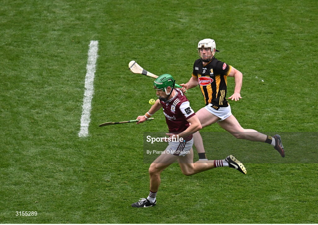 8 June 2025; Cianan Fahy of Galway in action against Jordan Molloy of Kilkenny during the Leinster GAA Senior Hurling Championship final match between Kilkenny and Galway at Croke Park in Dublin. Photo by Piaras Ó Mídheach/Sportsfile