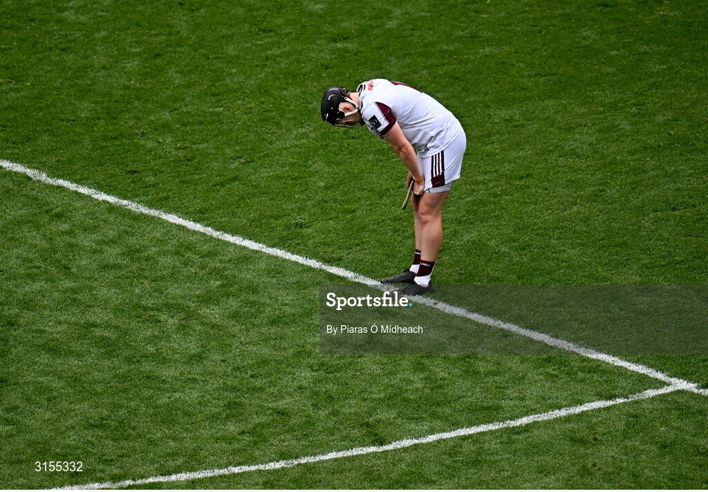 8 June 2025; Galway goalkeeper Darragh Walsh reacts after Kilkenny's third goal during the Leinster GAA Senior Hurling Championship final match between Kilkenny and Galway at Croke Park in Dublin. Photo by Piaras Ó Mídheach/Sportsfile