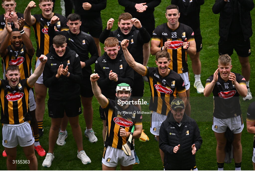 8 June 2025; Kilkenny players, including Paddy Deegan, 7, celebrate after their side's victory in the Leinster GAA Senior Hurling Championship final match between Kilkenny and Galway at Croke Park in Dublin. Photo by Piaras Ó Mídheach/Sportsfile