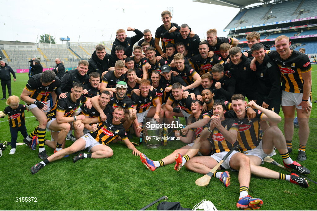 8 June 2025; Kilkenny captain John Donnelly, 10, with the Bob O'Keeffe Cup leads the celebrations after the Leinster GAA Senior Hurling Championship final match between Kilkenny and Galway at Croke Park in Dublin. Photo by Ray McManus/Sportsfile