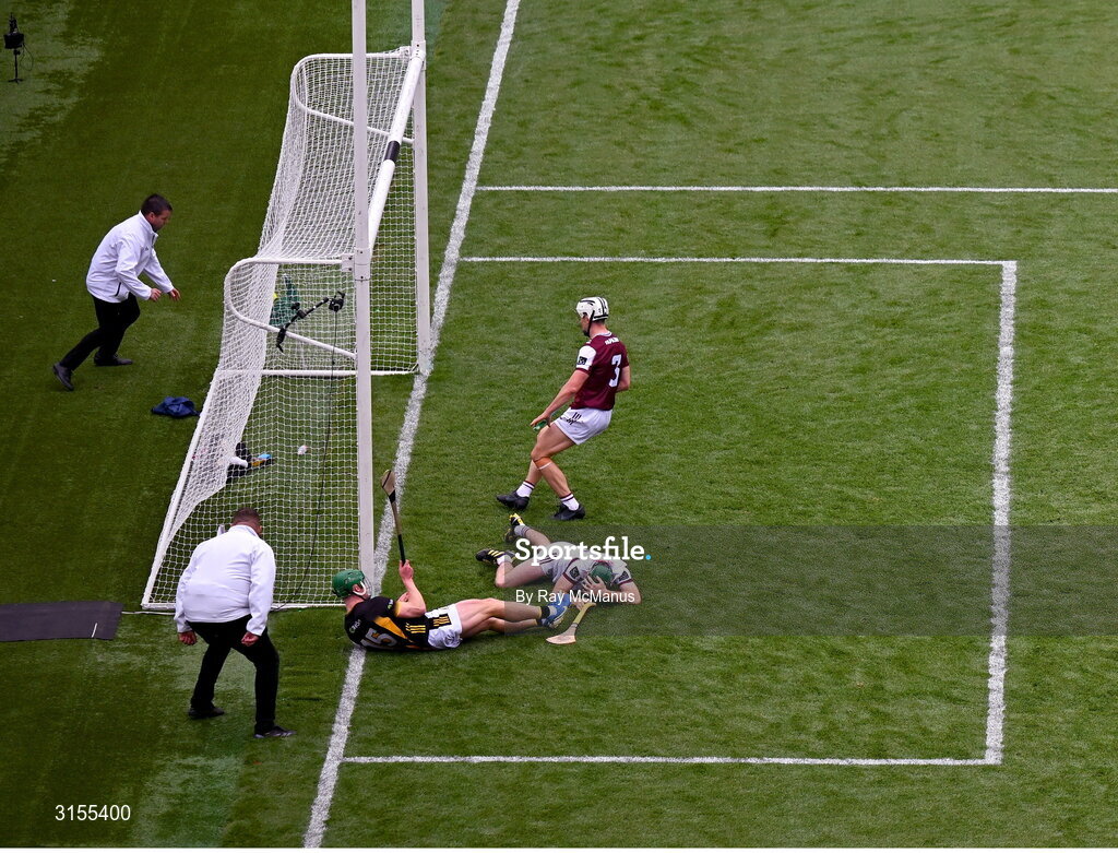 8 June 2025; Martin Keoghan of Kilkenny, 15, shoots to score his side's first goal past Galway goalkeeper Eanna Murphy during the Leinster GAA Senior Hurling Championship final match between Kilkenny and Galway at Croke Park in Dublin. Photo by Ray McManus/Sportsfile